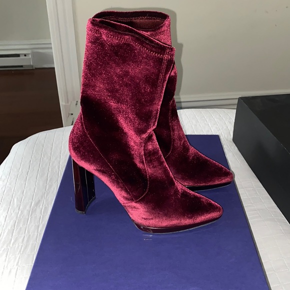 Stuart Weitzman Burgundy velvet ankle booties - Picture 1 of 7